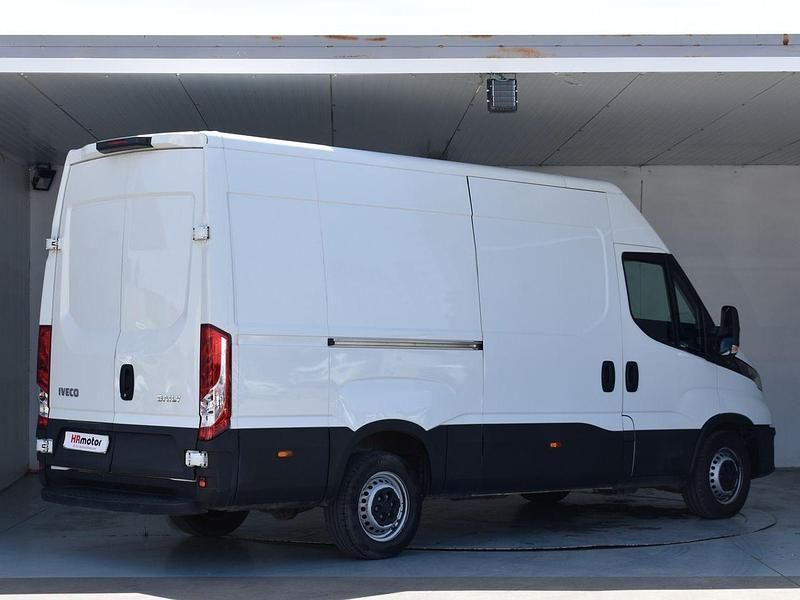 Usado Iveco Daily 136 CV (100 kW) 2021 Blanco Van