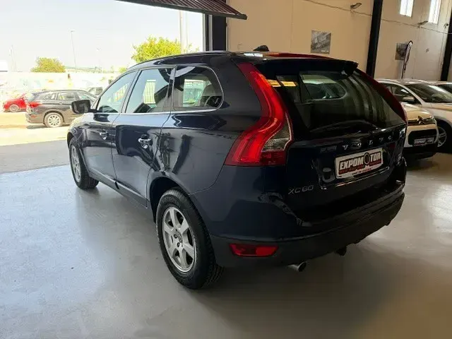 Usado Volvo XC60 Kinetic 215 CV (158 kW) 2011 Azul SUV