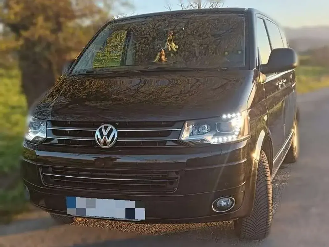 Usado VW Multivan Highline 179 CV (131 kW) 2014 Negro Monovolumen