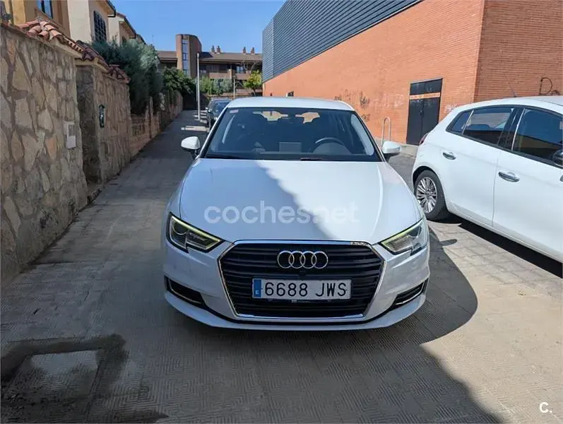 Usado Audi A3 110 CV (80 kW) 2017 Blanco Berlina