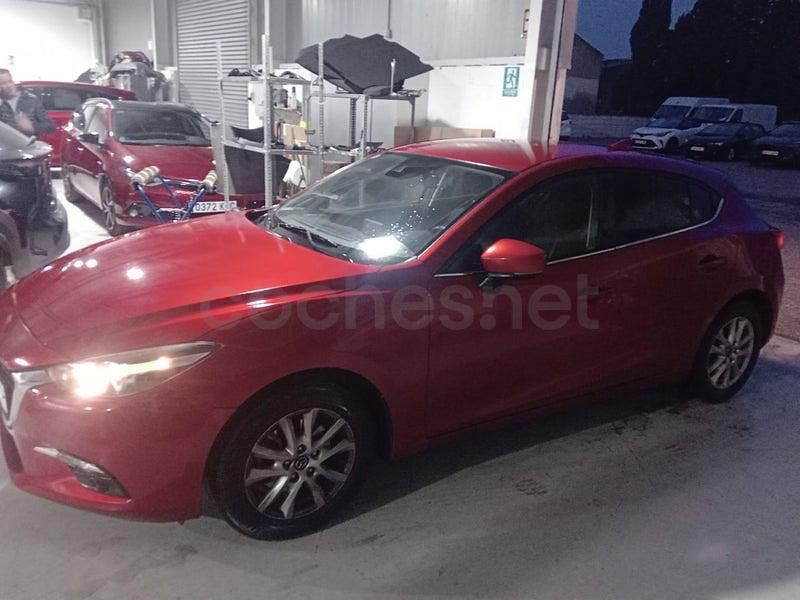 Usado Mazda 3 Style 120 CV (88 kW) 2017 Granate Berlina