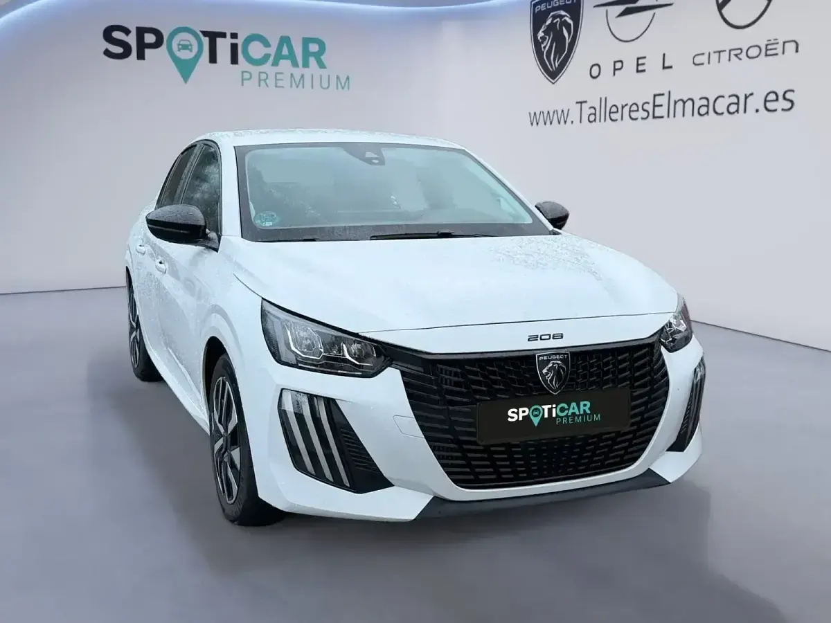 Usado Peugeot 208 Active 100 CV (73 kW) 2024 Blanco Utilitario