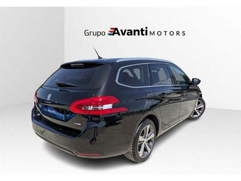 Usado Peugeot 308 SW Allure 130 CV (95 kW) 2017 Negro Familiar