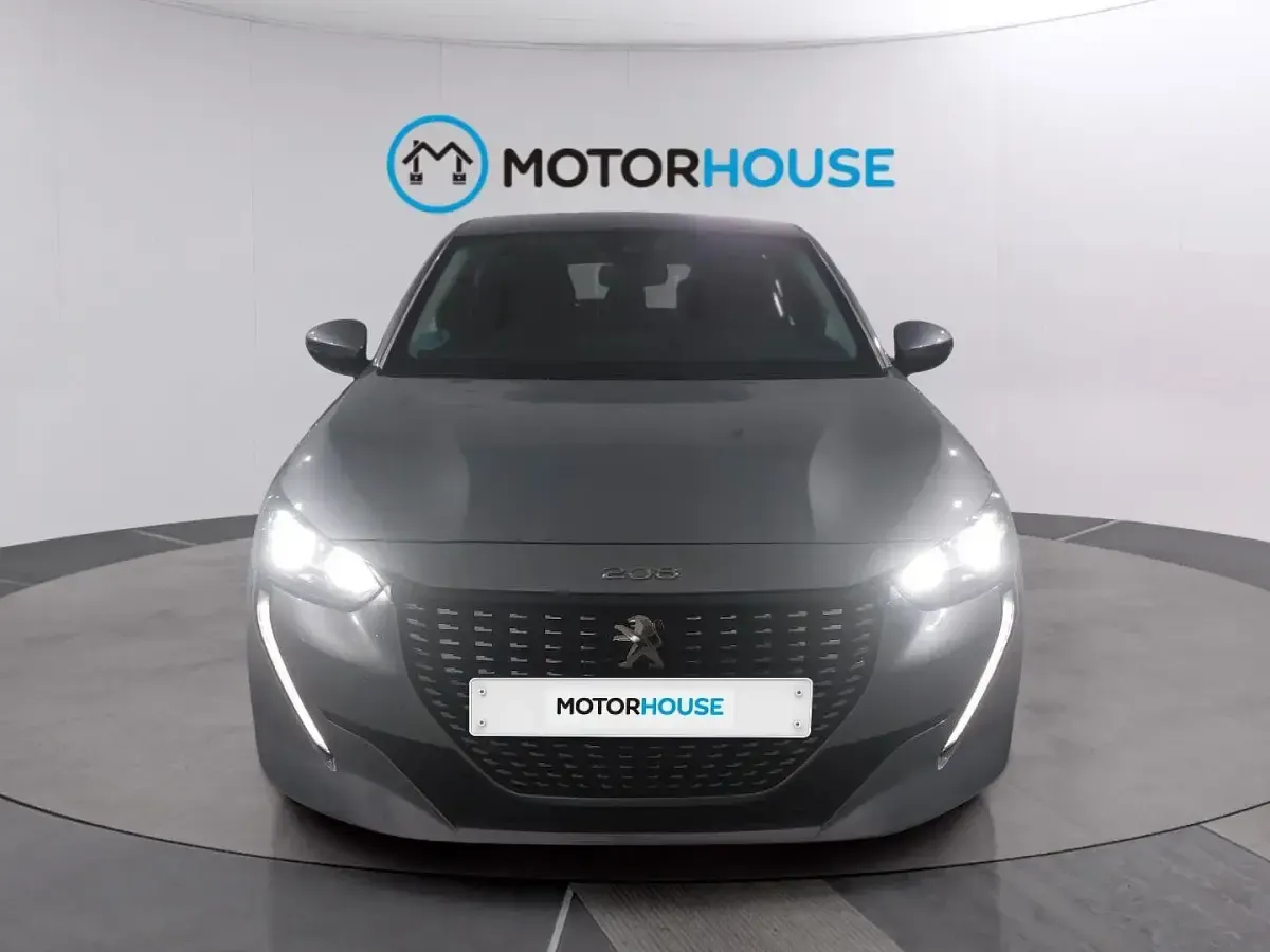 Usado Peugeot 208 Active 100 CV (73 kW) 2022 Gris Utilitario