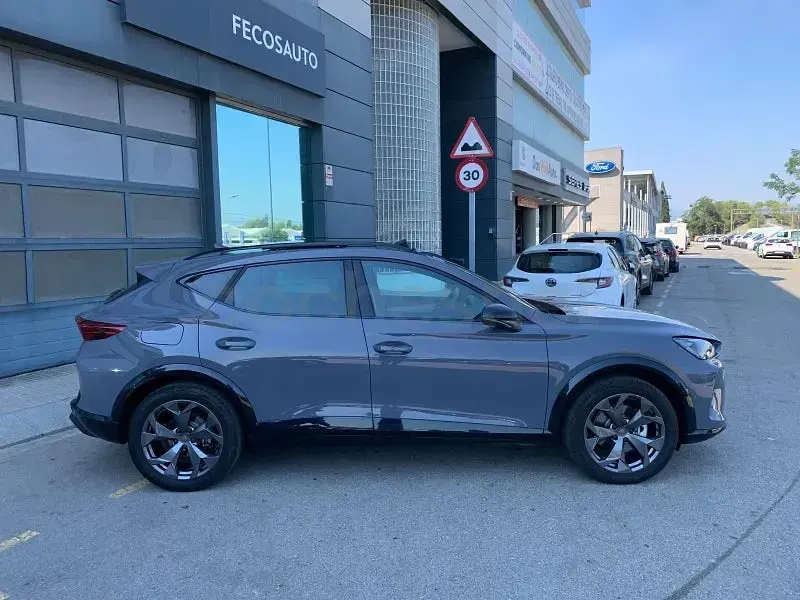 Usado Cupra Formentor 204 CV (150 kW) 2025 Gris / plata SUV