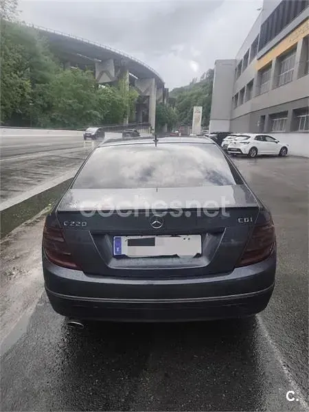 Usado Mercedes C220 Avantgarde 170 CV (125 kW) 2010 Azul Berlina