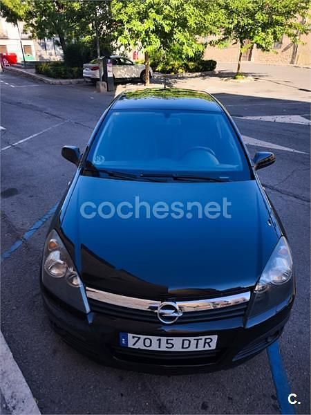 Usado Opel Astra Sport 120 CV (88 kW) 2005 Negro Berlina