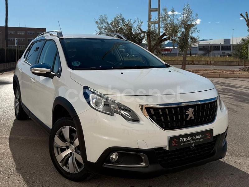 Usado Peugeot 2008 Active 100 CV (73 kW) 2016 Blanco SUV