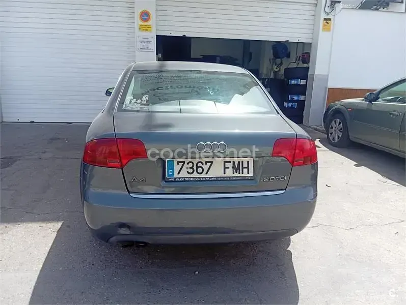 Usado Audi A4 140 CV (102 kW) 2007 Gris / plata Berlina