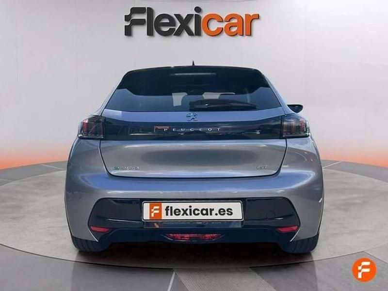 Usado Peugeot e-208 GT 100 kW (136 CV) 2022 Gris Utilitario