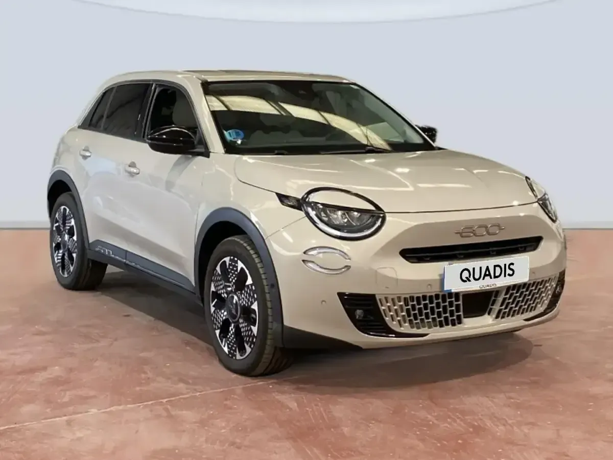 Usado Fiat 600 La Prima 100 CV (73 kW) 2024 Beige SUV