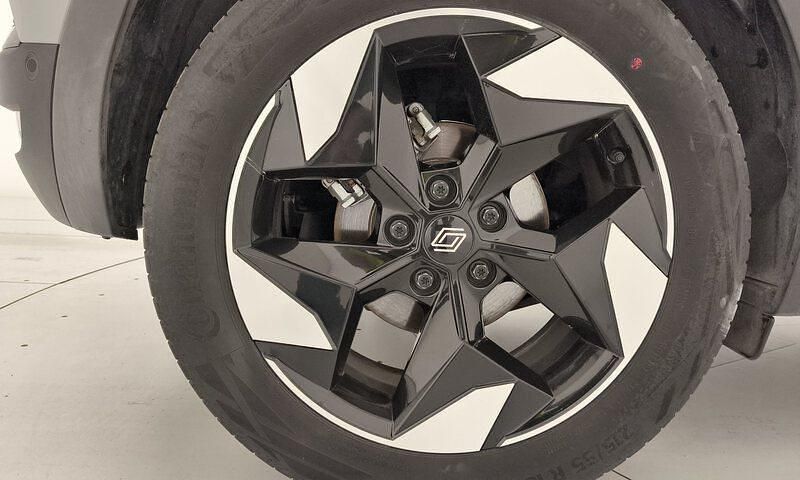 Usado Renault Captur Techno 100 CV (73 kW) 2025 Gris SUV