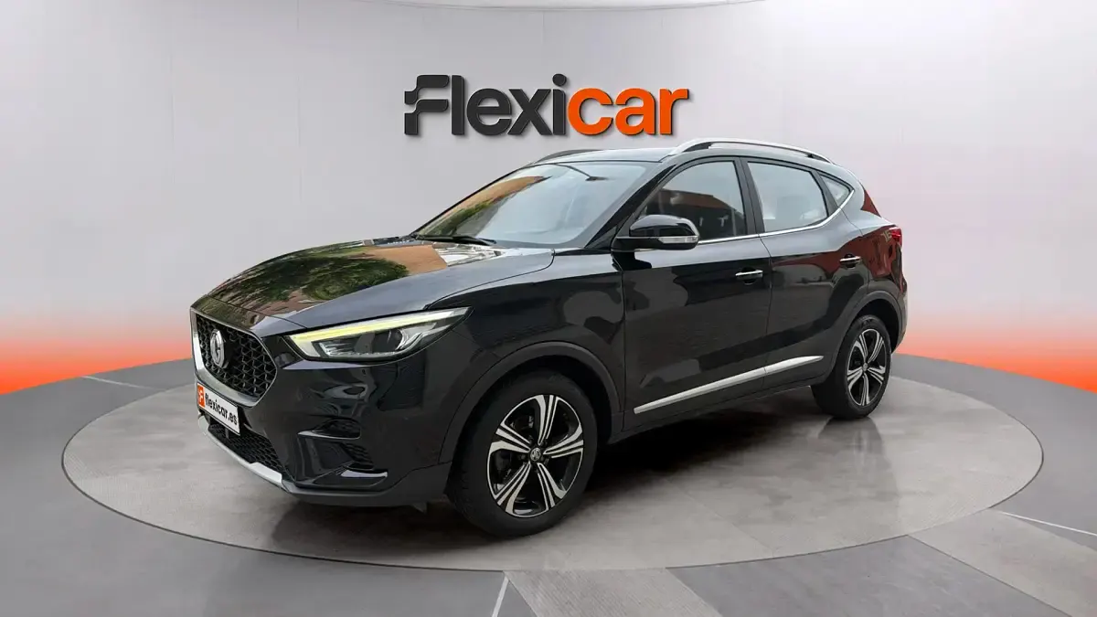 Usado MG ZS Luxury 111 CV (81 kW) 2022 Negro SUV