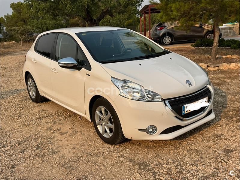 Blanco Usado 2014 Peugeot 208 Style Utilitario | 8900 € (Precio justo) - Imagen 1/4