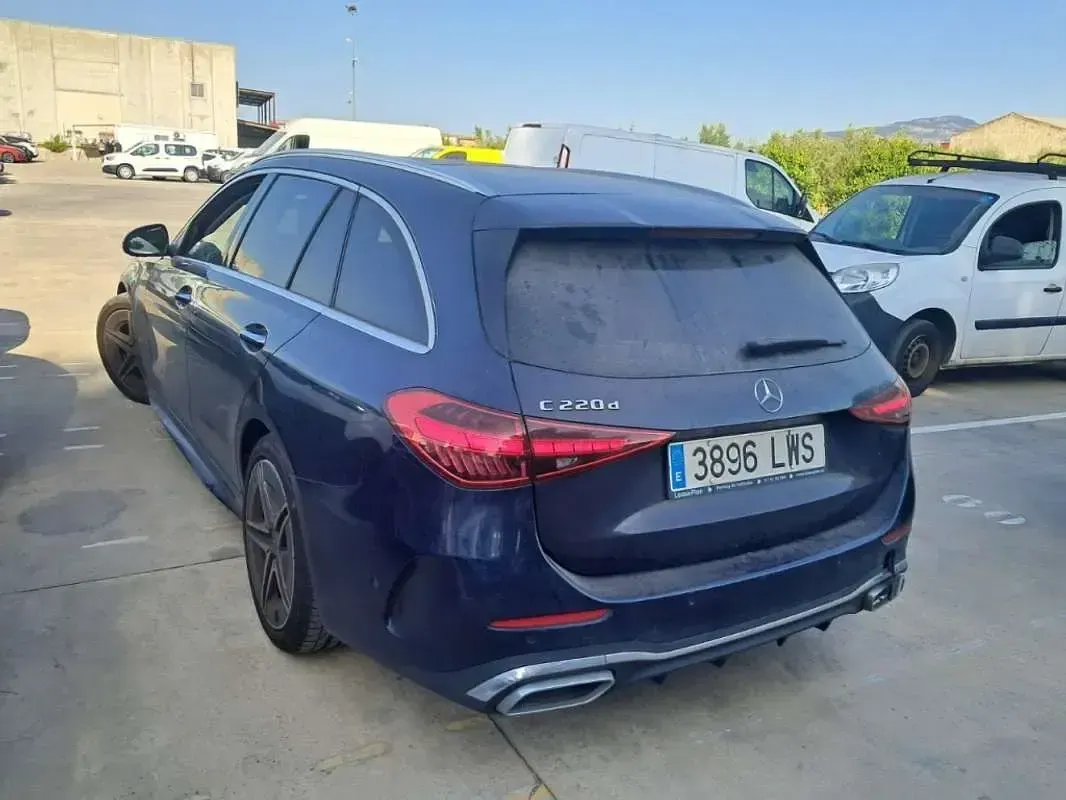 Usado Mercedes C220 200 CV (147 kW) 2022 Azul Familiar