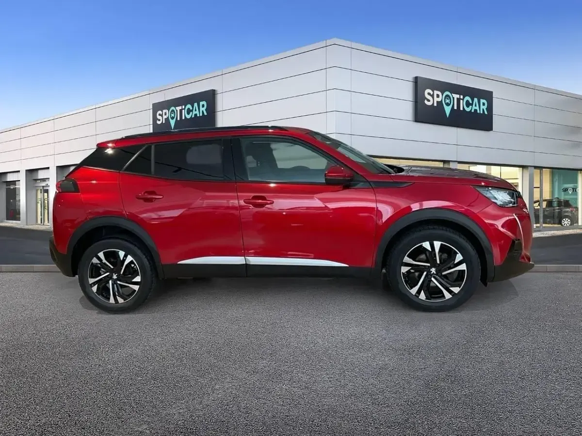Usado Peugeot 2008 Allure 100 CV (73 kW) 2021 Rojo SUV