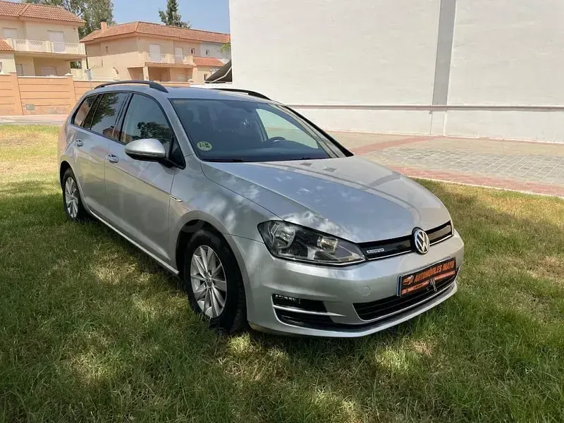Usado VW Golf VII Sport 105 CV (77 kW) 2014 Gris / plata Familiar