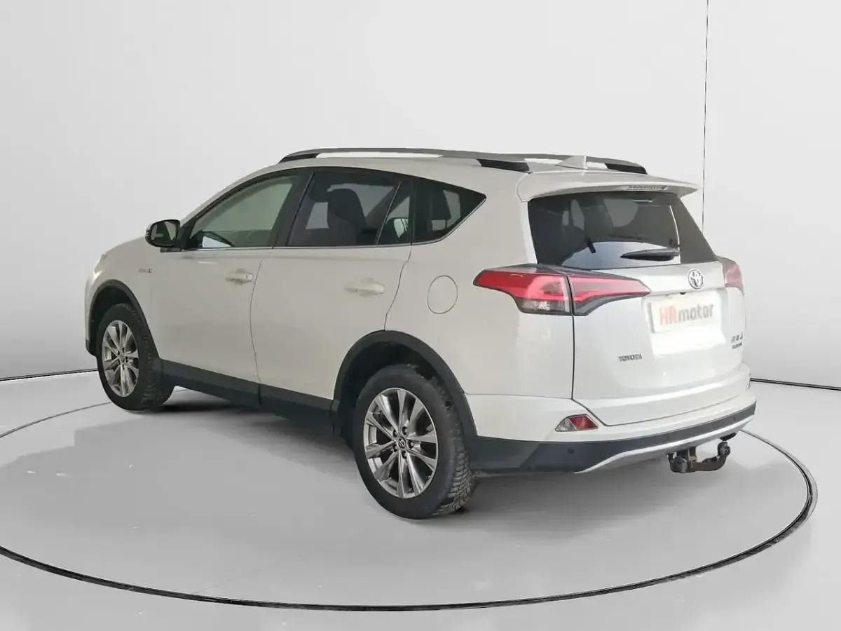 Usado Toyota RAV4 Hybrid 197 CV (144 kW) 2016 Blanco SUV