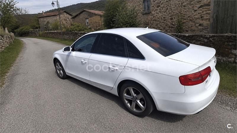 Usado Audi A4 Advanced 177 HP (130 kW) 2013 Branco Sedan