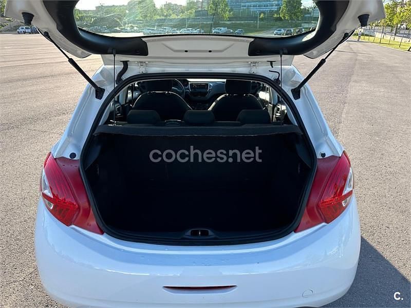 Usado Peugeot 208 Business-Line 68 CV (50 kW) 2014 Blanco Utilitario