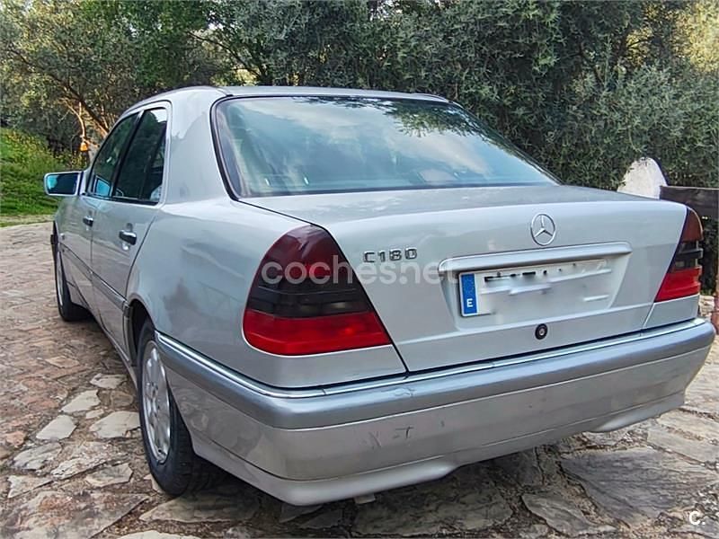 Usado Mercedes C180 Elegance 122 CV (89 kW) 1998 Blanco Berlina