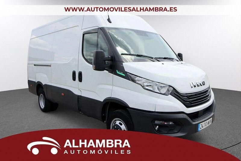 Usado Iveco Daily 136 CV (100 kW) 2024 Blanco Berlina