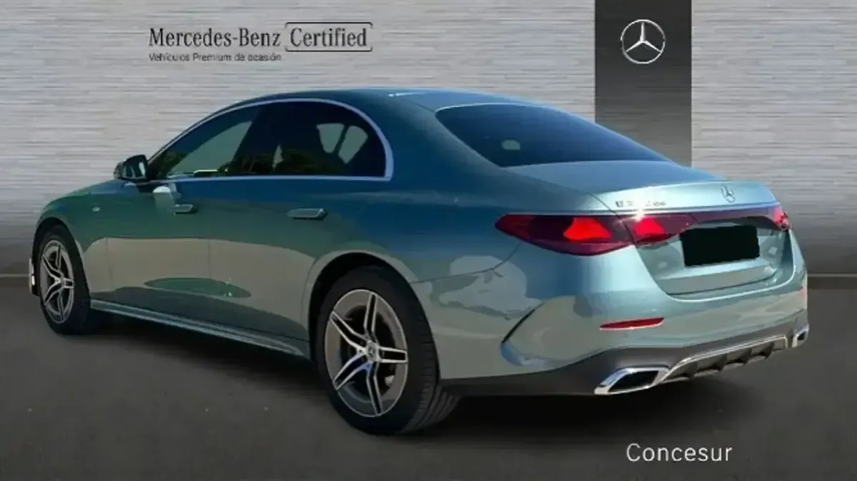 Usado Mercedes E300 312 CV (229 kW) 2025 Verde Berlina