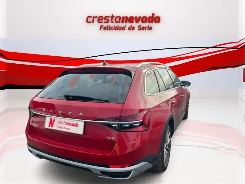 Usado Skoda Superb 272 CV (200 kW) 2020 Rojo Familiar
