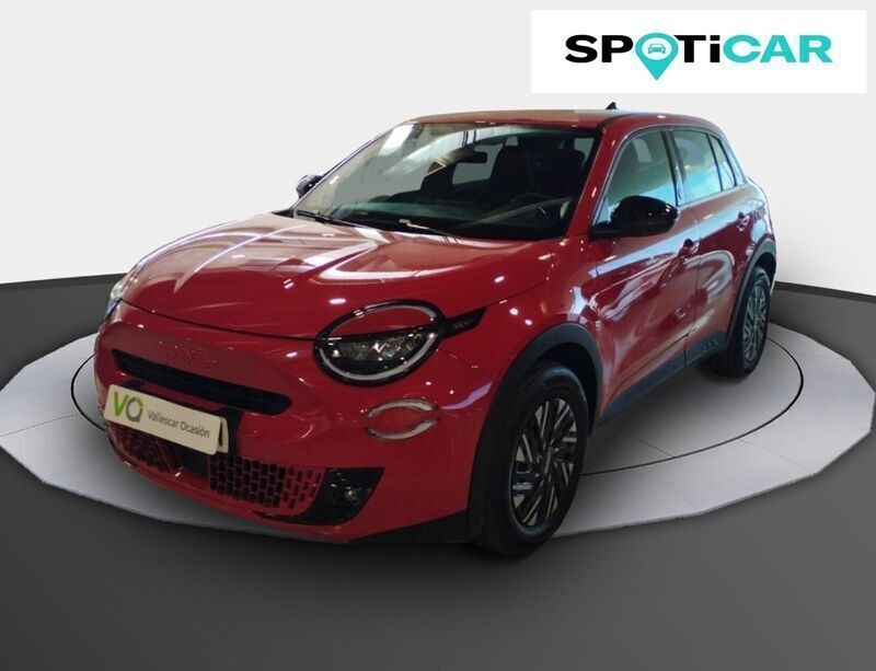 Rojo Usado 2024 Fiat 600 Red Berlina | 28.500 € (Precio justo) - Imagen 1/4