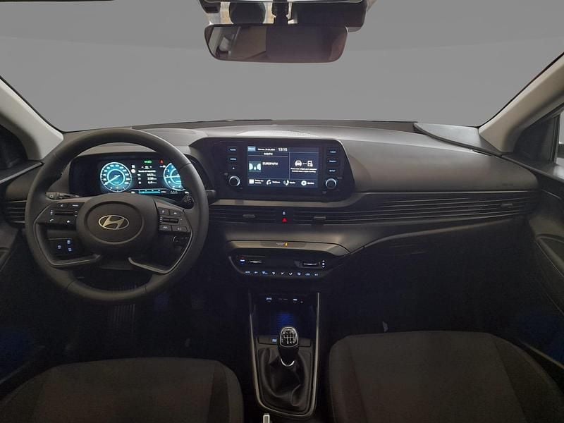 Usado Hyundai i20 Blackline 100 CV (73 kW) 2025 Lima lucid (techo negro) Utilitario