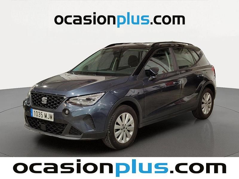 Usado Seat Arona Style 110 HP (80 kW) 2023 Cinzento SUV