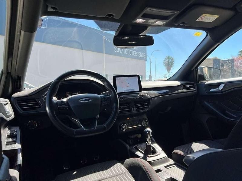 Usado Ford Focus ST-Line 120 CV (88 kW) 2021 Gris Utilitario