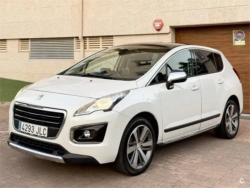 Usado Peugeot 3008 Access 120 CV (88 kW) 2016 Blanco Berlina