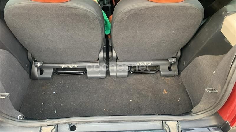 Käytetty Citroën C2 61 HP (44 kW) 2004 Musta Viistoperä