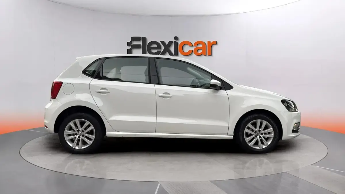 Usado VW Polo 90 CV (66 kW) 2017 Blanco Berlina