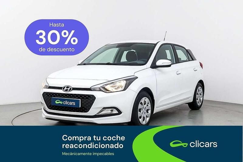 Usado Hyundai i20 84 CV (61 kW) 2016 Blanco Utilitario