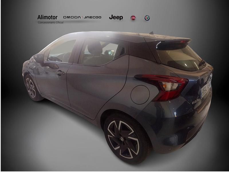 Usado Nissan Micra Acenta 92 CV (67 kW) 2022 Gris Utilitario
