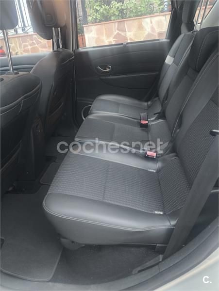 Usado Renault Scénic III Dynamique 110 CV (80 kW) 2011 Gris / plata Monovolumen