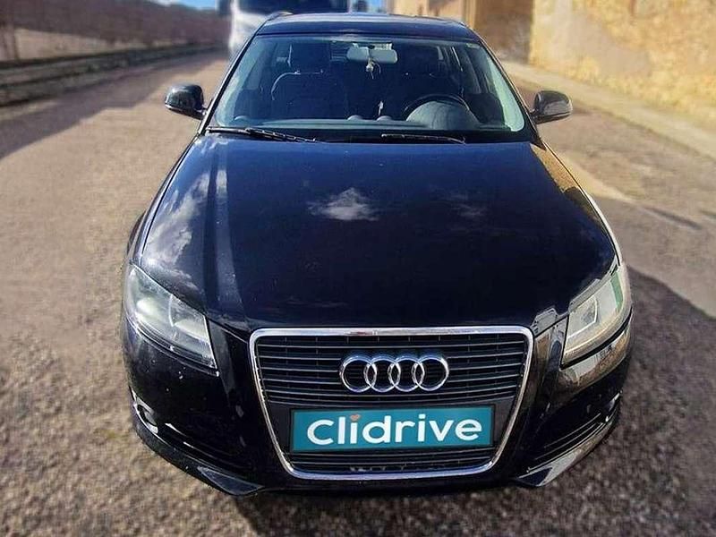 Usado Audi A3 Sportback Attraction 170 CV (125 kW) 2010 Negro Utilitario