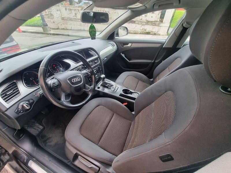 Usado Audi A4 Allroad Exclusive 177 CV (130 kW) 2012 Gris / plata Familiar