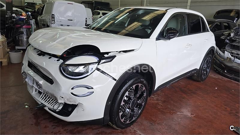 Blanco Usado 2025 Fiat 600 La Prima SUV | 12.900 € - Imagen 1/4