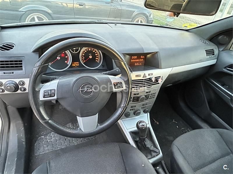 Usado Opel Astra GTC Cosmo 100 CV (73 kW) 2006 Blanco Berlina