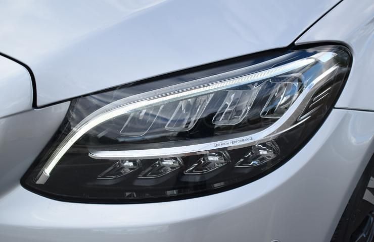 Usado Mercedes C300 Advantage 245 CV (180 kW) 2020 Plata Berlina