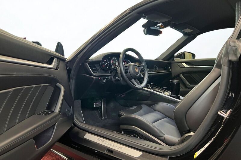 Usado Porsche 911 Turbo S 650 CV (478 kW) 2024 Negro Descapotable