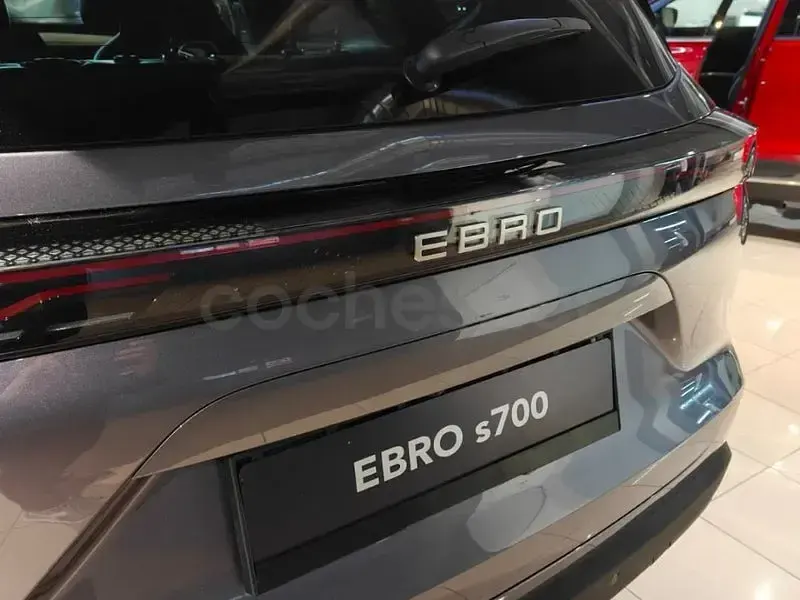 Nuevo Ebro s700 Luxury 224 CV (164 kW) 2026 Gris / plata SUV