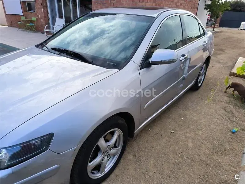 Usado Honda Accord Executive 190 CV (139 kW) 2003 Gris / plata Berlina