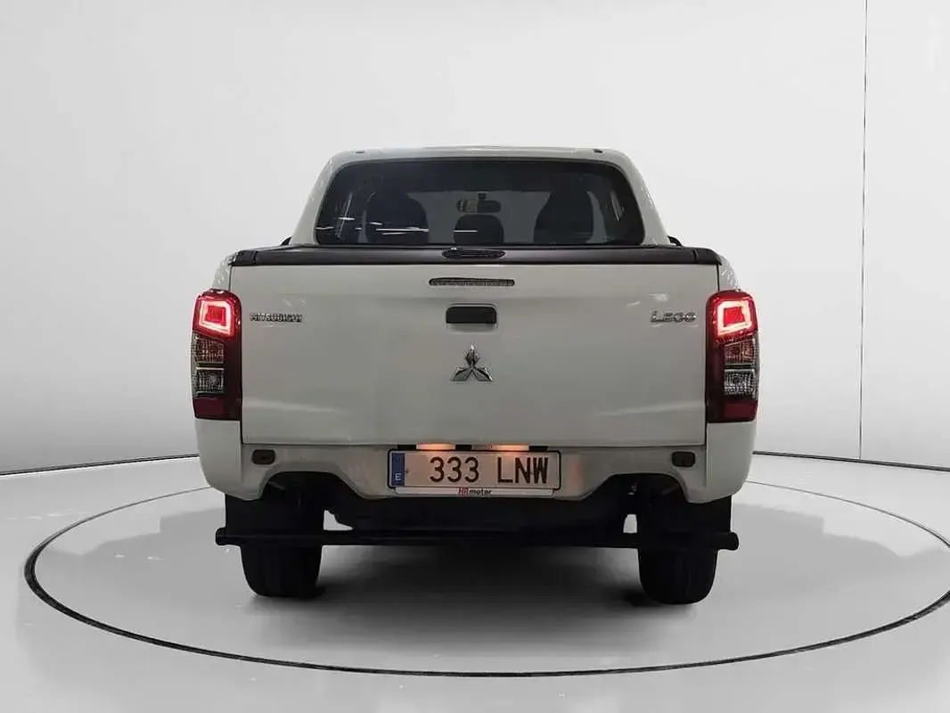 Usado Mitsubishi L200 150 CV (110 kW) 2021 Blanco Pickup/Camioneta