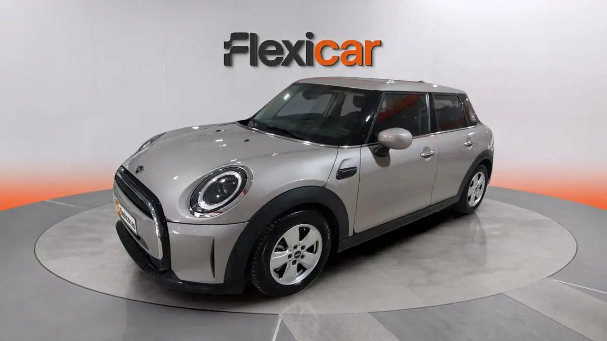 Usado Mini ONE 102 CV (75 kW) 2021 Gris Utilitario