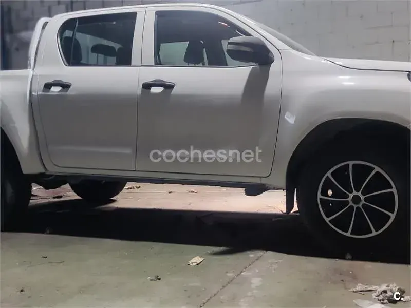 Usado Toyota HiLux 150 CV (110 kW) 2021 Blanco Pickup/Camioneta