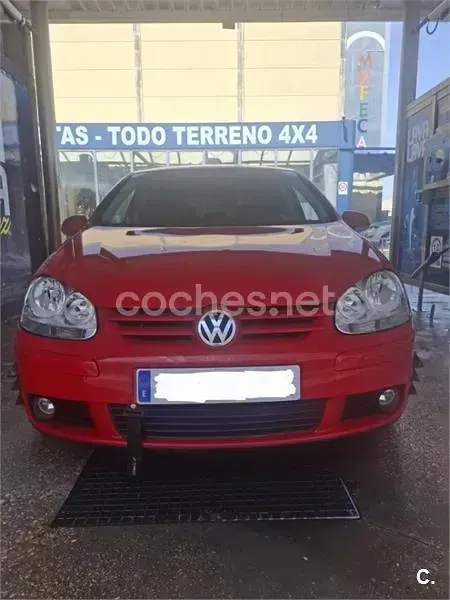 Usado VW Golf V Sportline 102 CV (75 kW) 2007 Rojo Berlina
